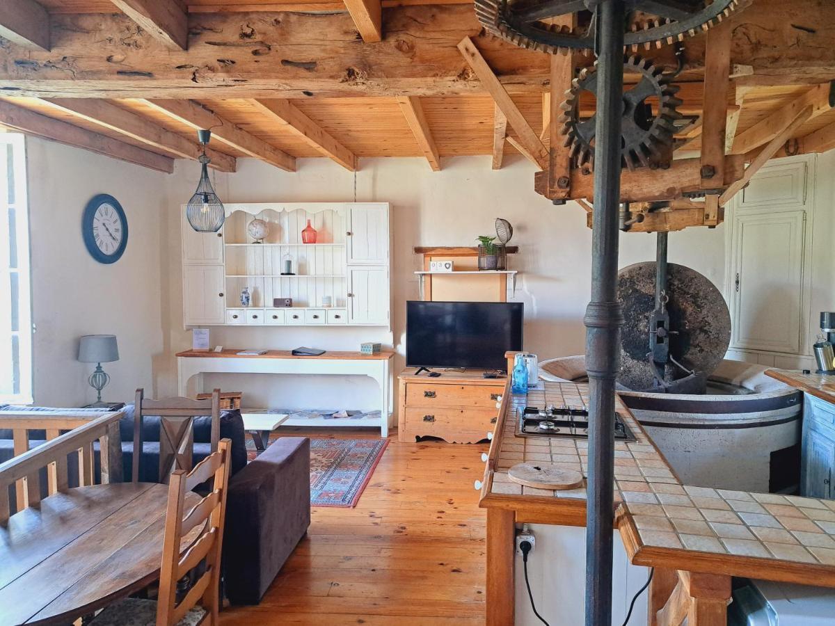 Le Moulin Etourneau - 3 Gites Avec 2 Piscines Champagnac  Kültér fotó